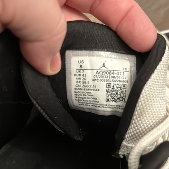 Men’s Jordan’s size 8 - Picture 6 of 9
